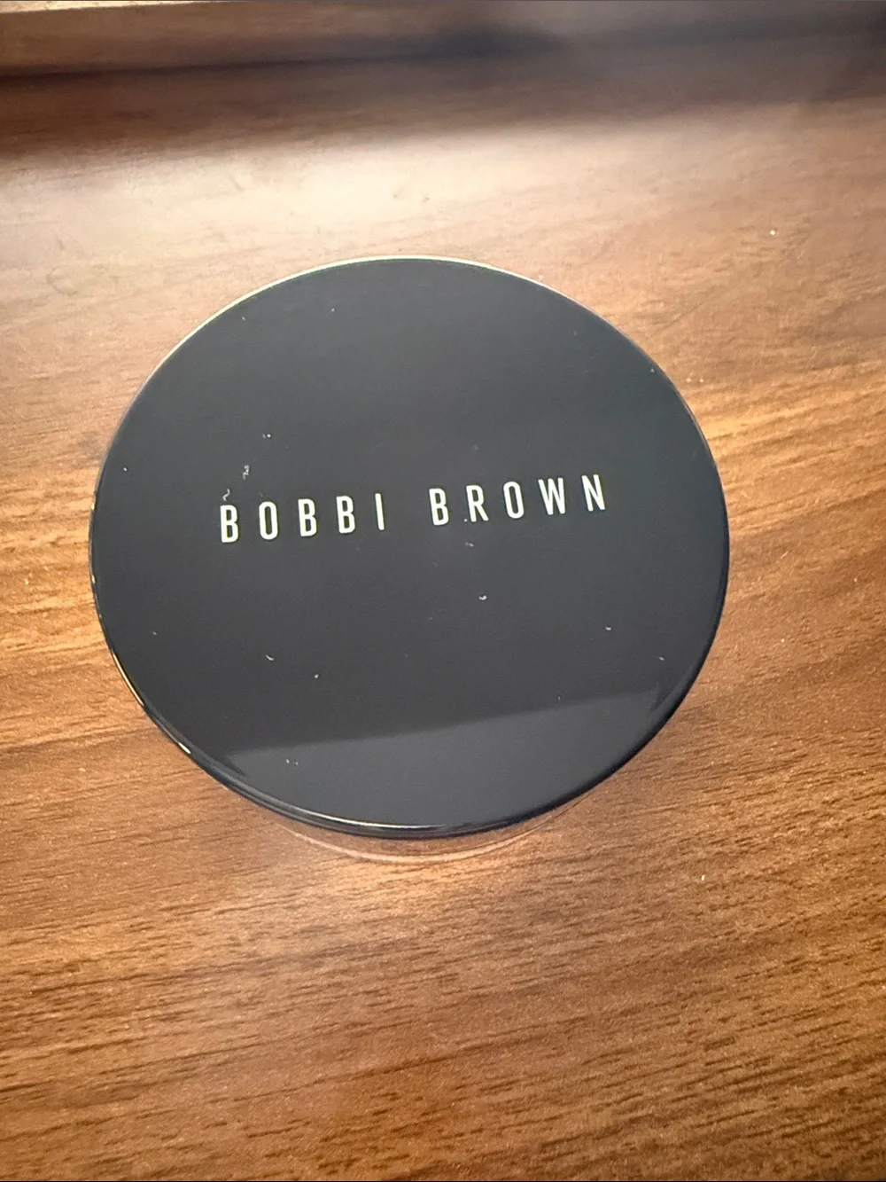 Bobbi Brown Sheer Finish Loose Powder – Pale Yellow